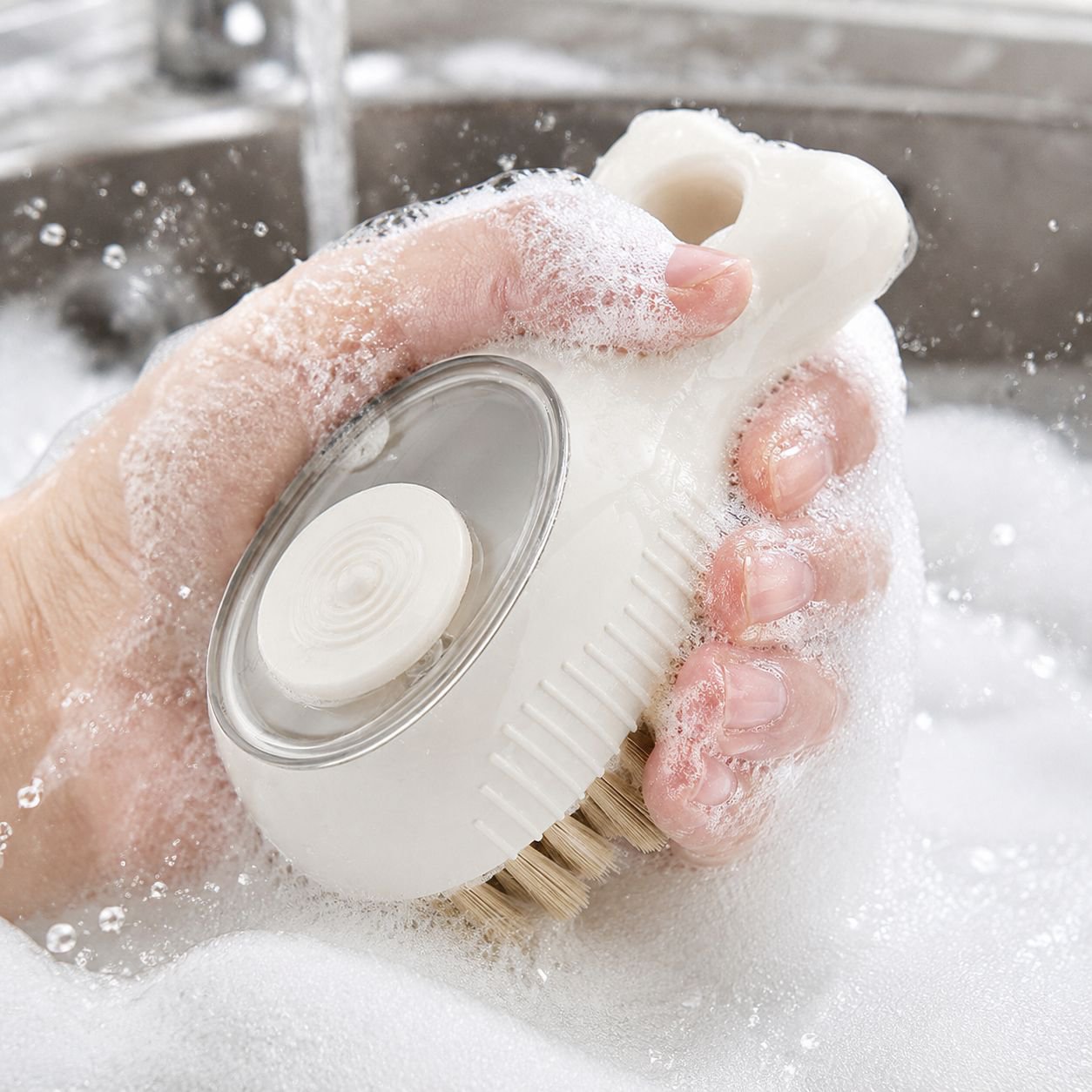 Kitchen Sink Gap Brush with Built-in Liquid Soap