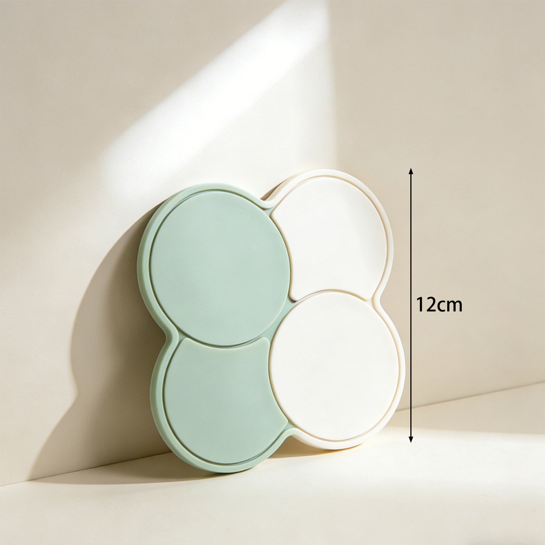 水滴からテーブルを守るコースター