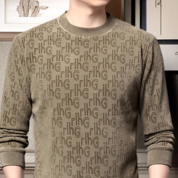 트렌디한 남성 라운드넥 후드 모습