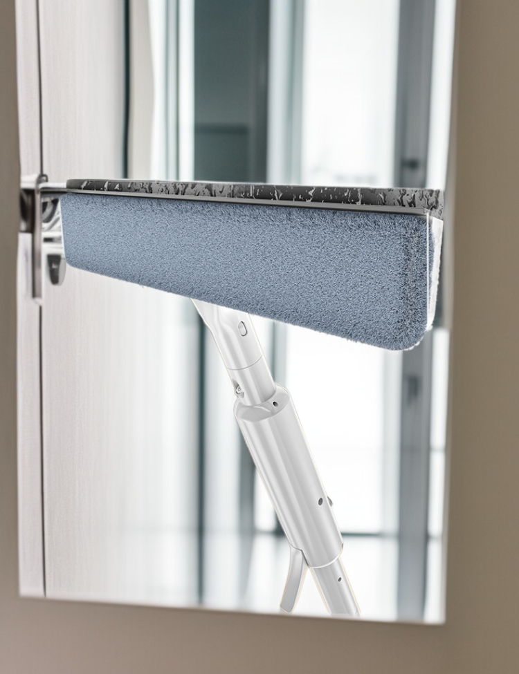 Jet d'eau puissant pour nettoyage sans traces des fenêtres