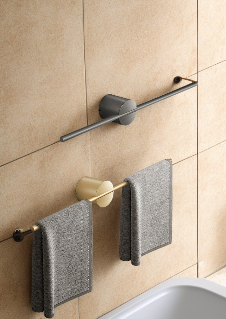 Porte-serviettes mural sans perçage installé dans une salle de bain moderne