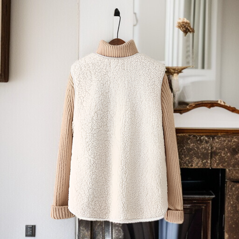 無地ショート丈万能アウターのフロントデザイン