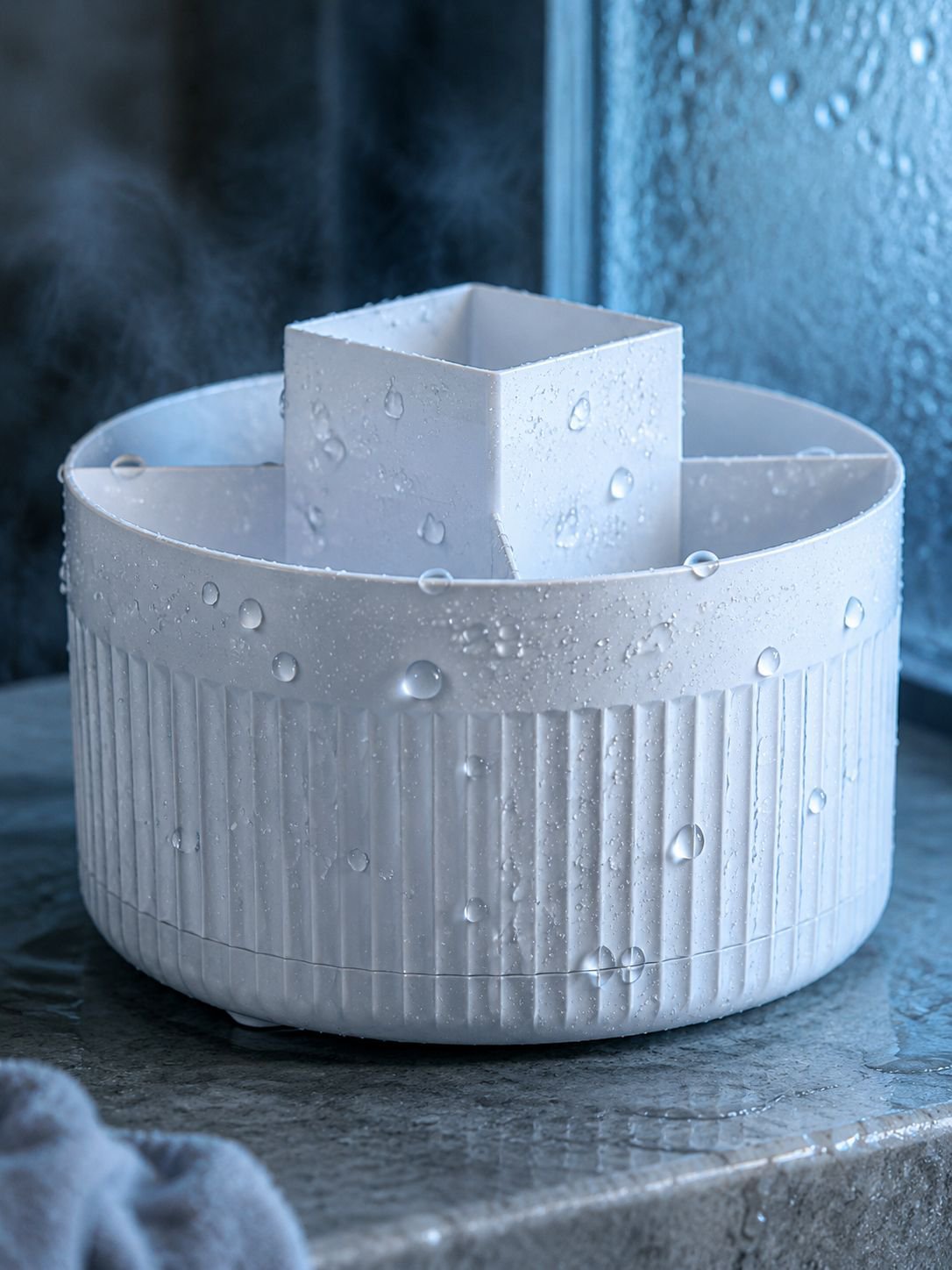 Functional and elegant cosmetic storage solution