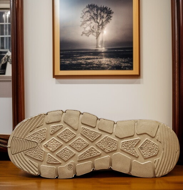 남자 방수 운동화의 밑창 내구성 이미지