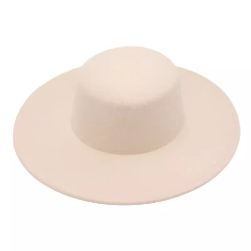 Versatile and elegant bowler hat