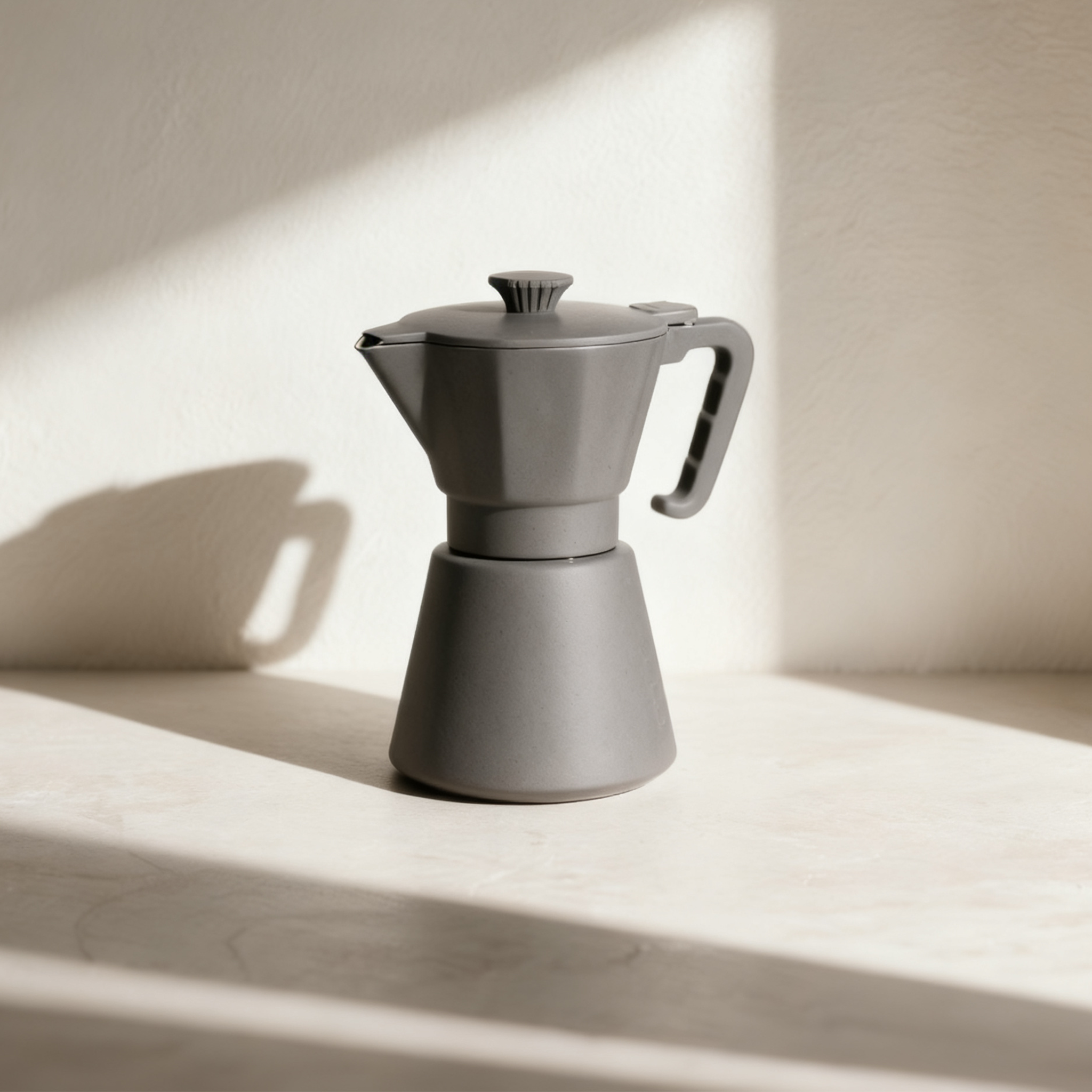 고급 모카 커피 제조기 전면 사진