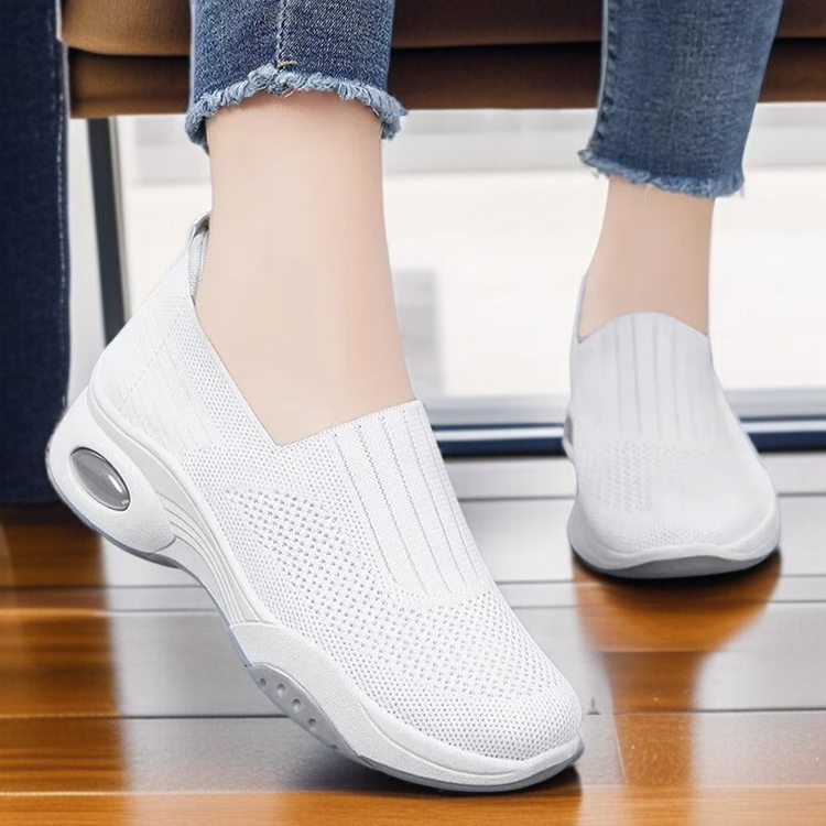 여성 캐주얼 플랫 운동화 착용샷