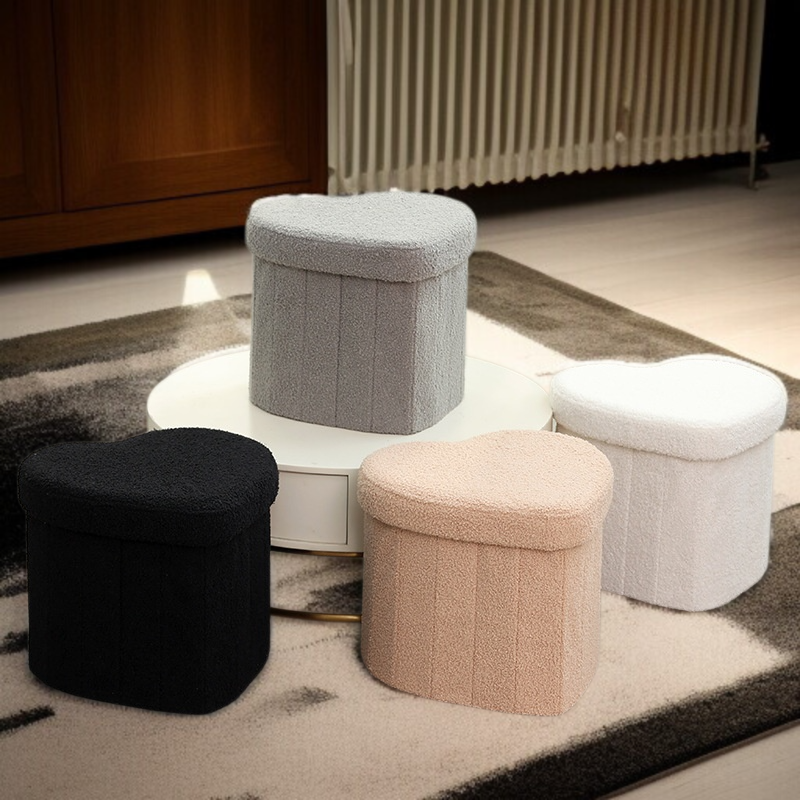 Detalle de la textura suave del taburete en felpa Teddy