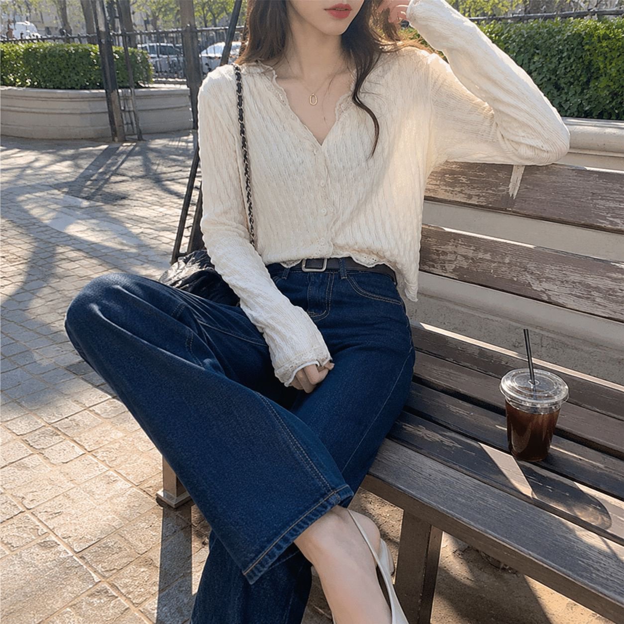 쉬폰 소재의 래쉬가드 디테일 확대 이미지