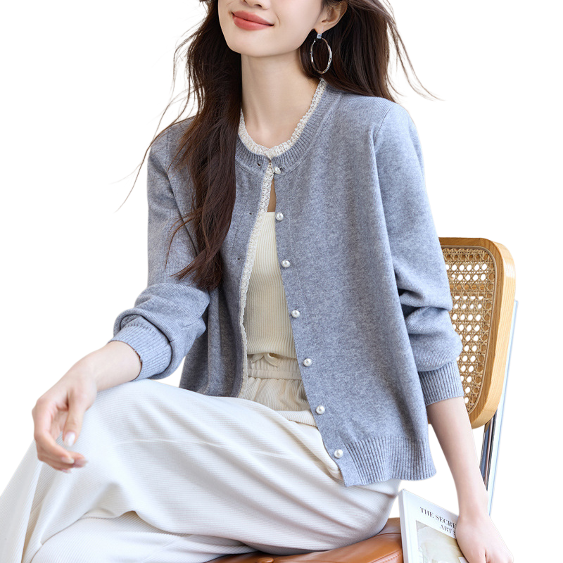 여성 그레이 니트 가디건 전체 모습