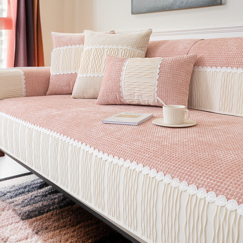 소파에 설치된 셰니어 소파 커버 모습