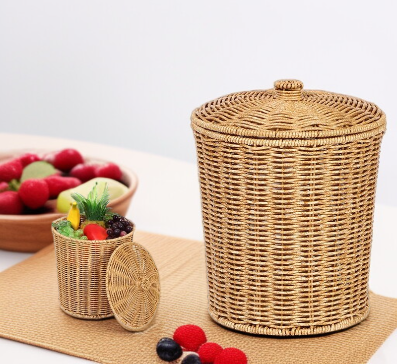 衣類や雑貨がすっきり入る大容量収納かご