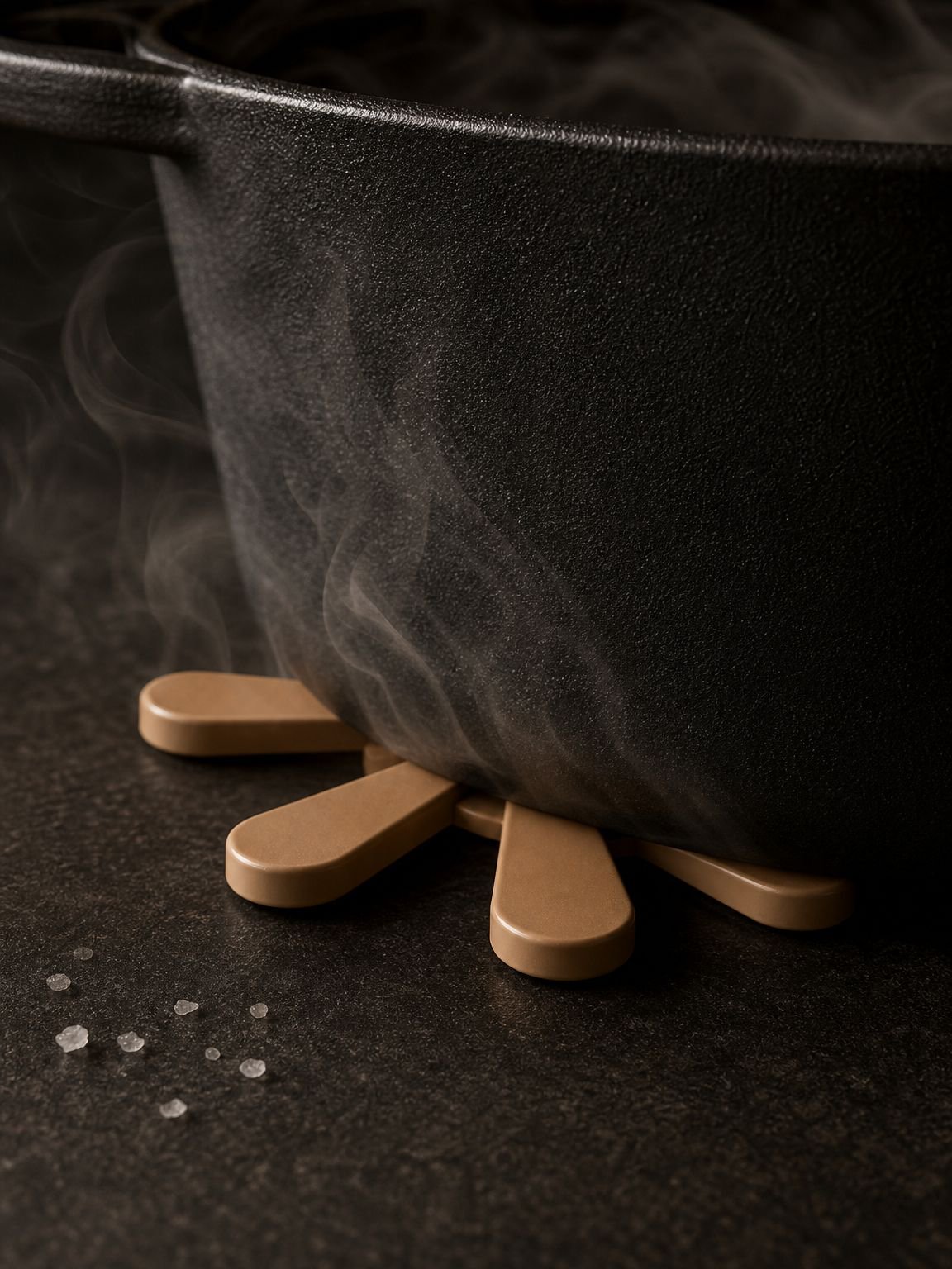 Set de table en silicone résistant à la chaleur sur une table de cuisine