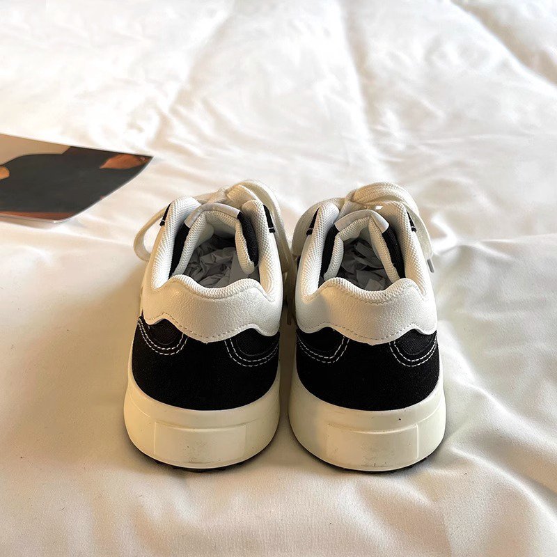 黒キャンバス素材のレトロカジュアルシューズ
