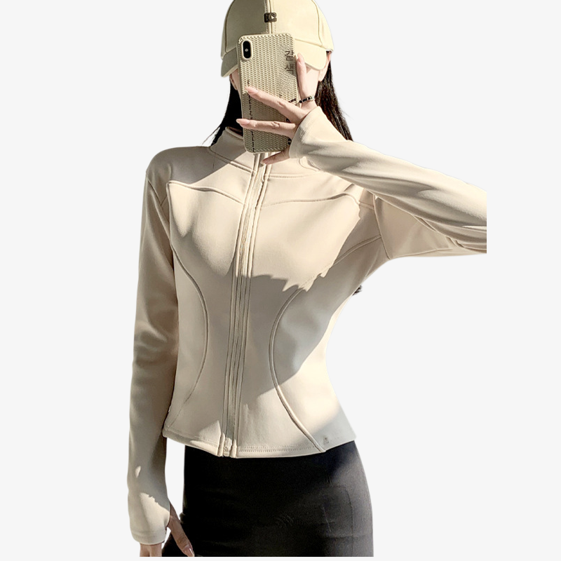 겨울 운동을 위한 여성 긴팔 코트