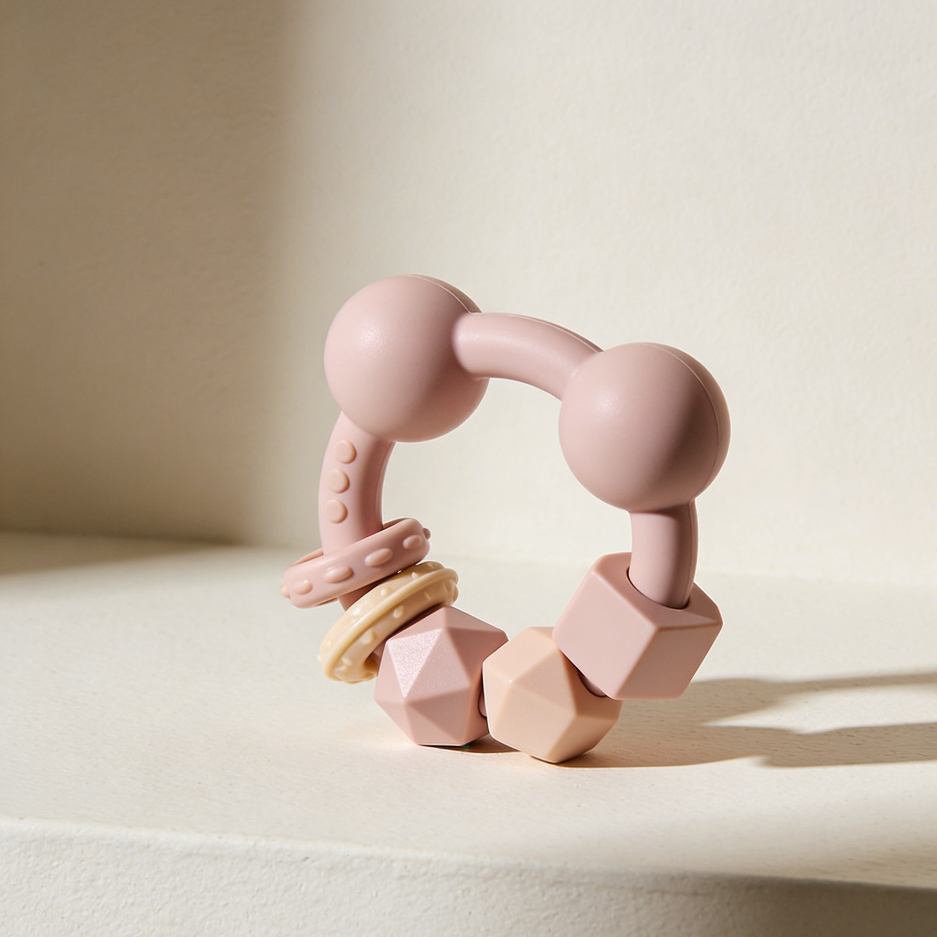 ベビー用ガラガラおもちゃのカラフルなデザイン