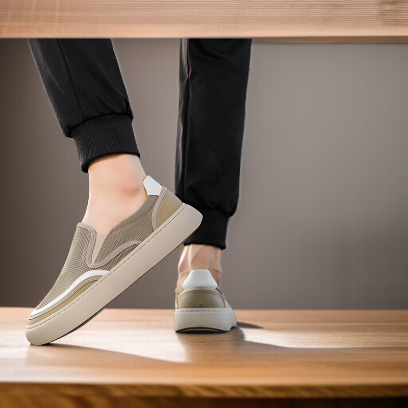 ビッグヘッドデザインのセレブスニーカー側面