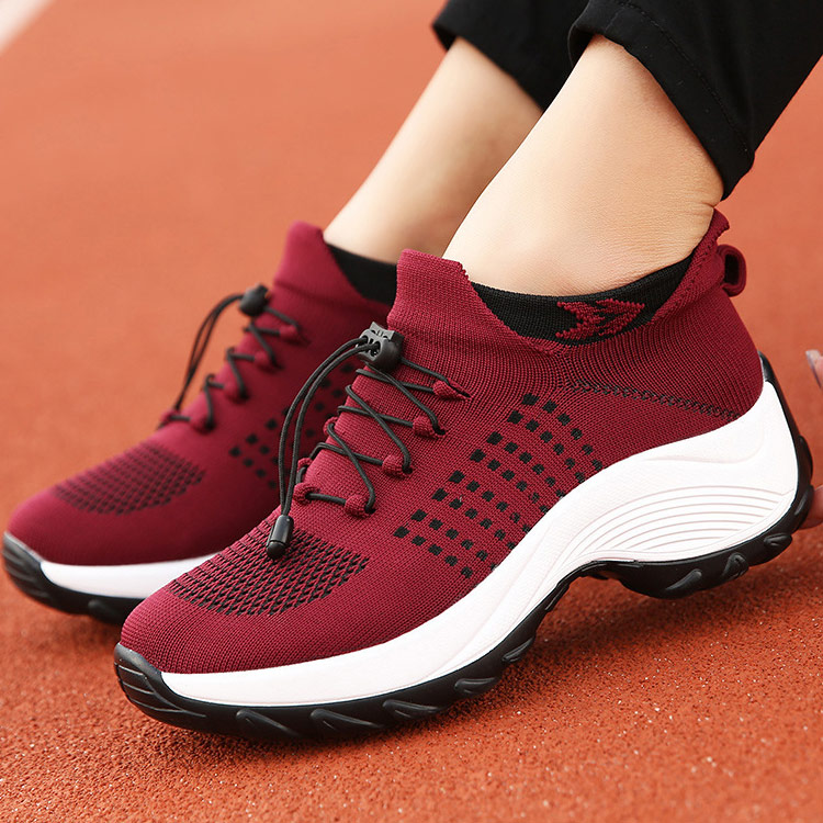 【婦人用スニーカー】驚きの軽さ　優れたクッション性　通気性良い