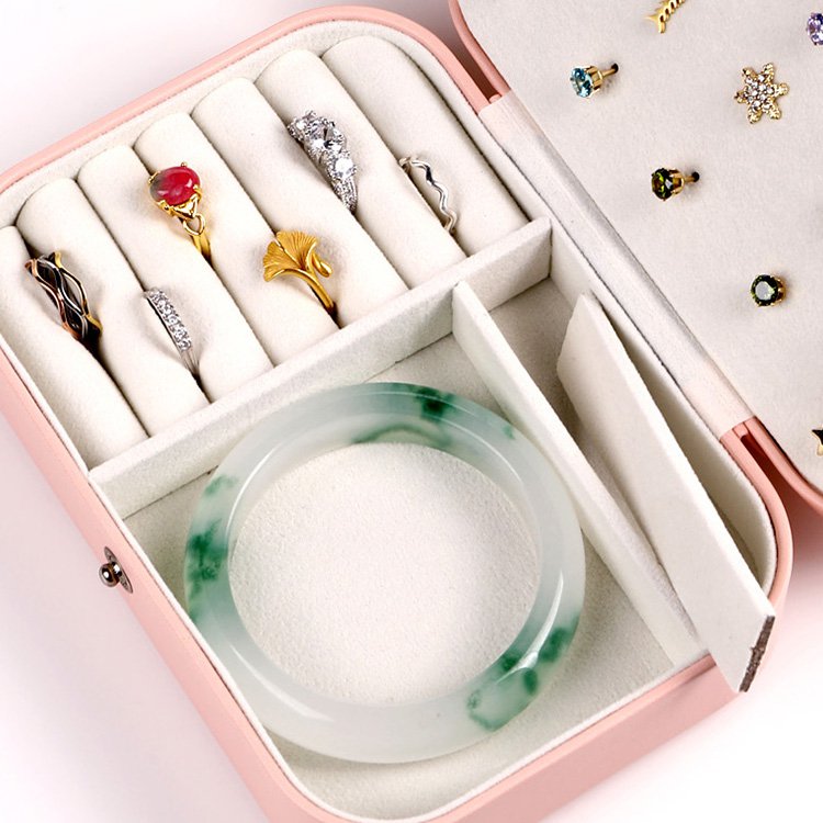 携帯用アクセサリー収納ケース