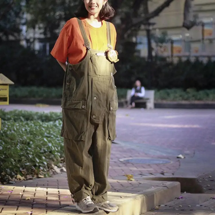 【オーバーオール】男女兼用　ゆったり感たっぷり　季節を問わず　一年中に使え　ポケット豊富　お出かけを便利にしよう！