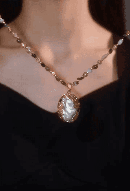 Diamond inlaid natural pearl necklace