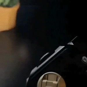 Emergency hand crank radio