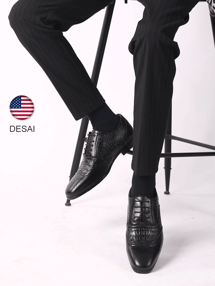 Pantofi de epocă din piele cu model crocodil