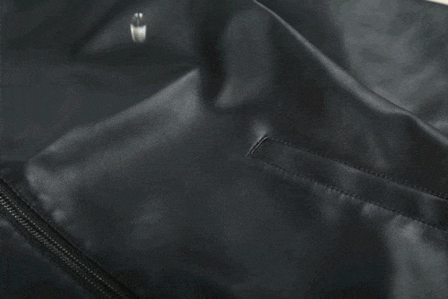 겨울용 남성 고급 가죽 재킷 착용 예시