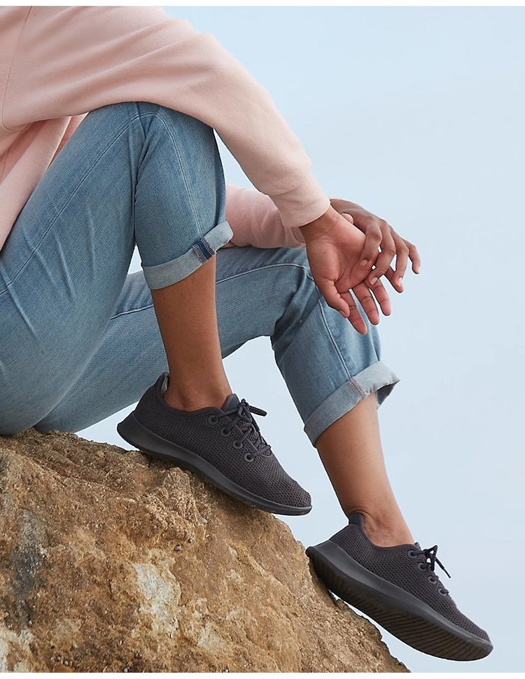 ランニングに適したエアライトスニーカー