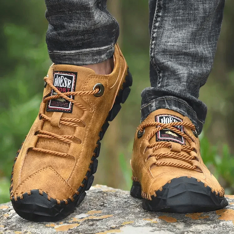 トレッキングシューズ