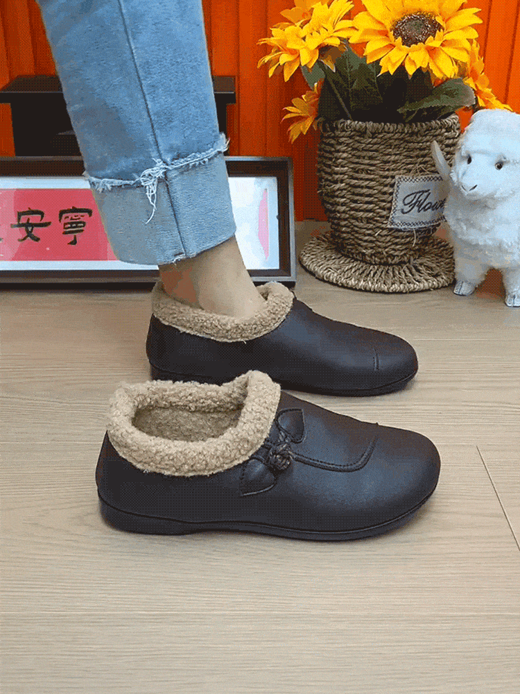 حذاء أم من الجلد الناعم ومبطن بالفرو مع نعل ناعم