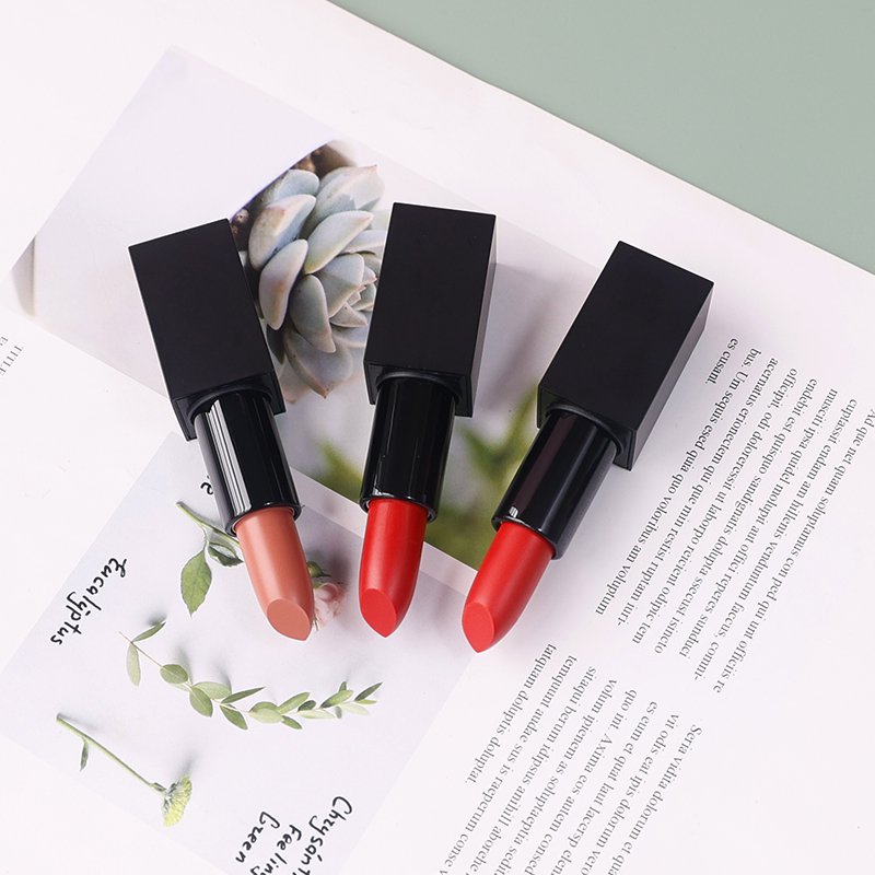 Crema labial magnética nude