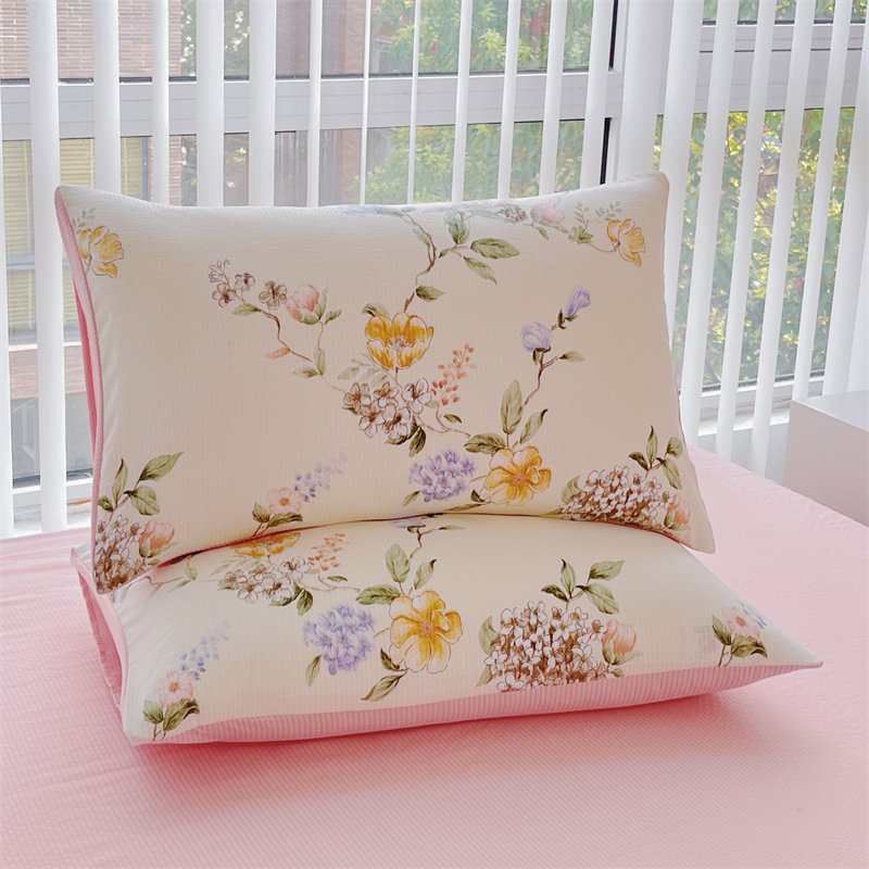 Four-piece bedding set