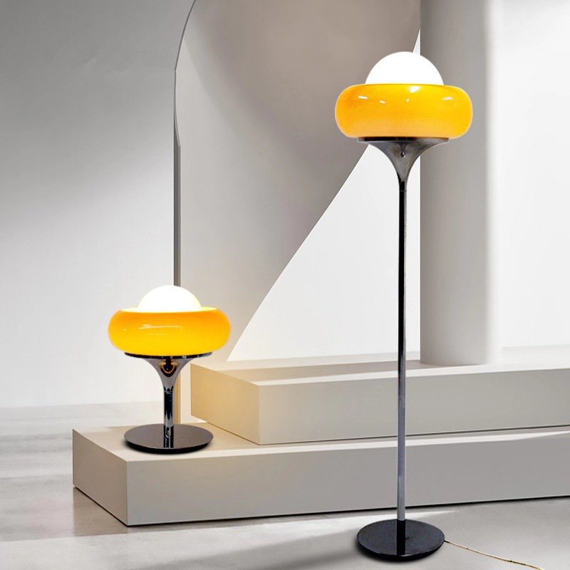 Simple retro table lamp