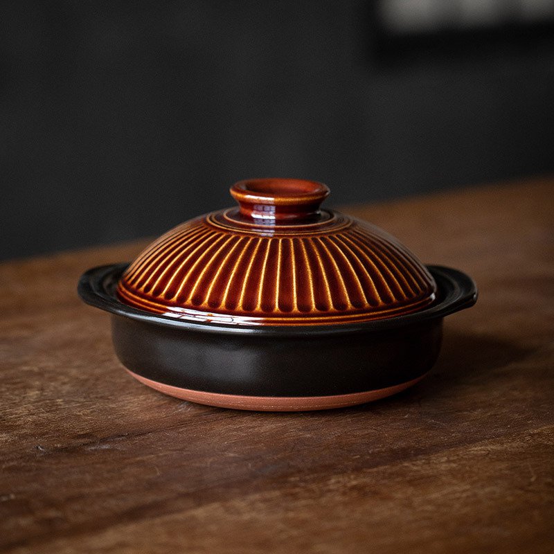 Ceramic clay pot