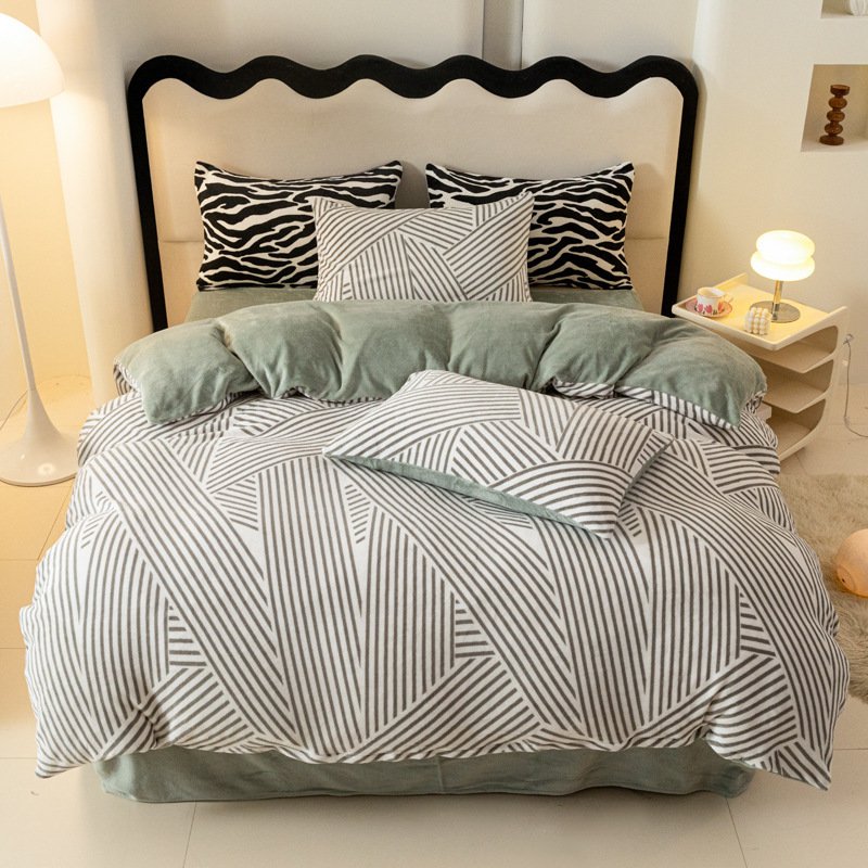 Warm Flannel 4-Piece Bedding Set