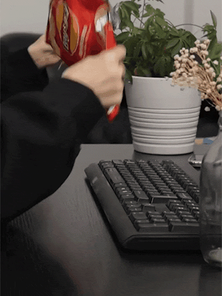 Aspirator fără fir cu funcții multiple