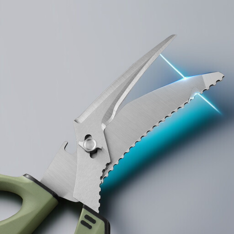 釣り道具セットに含まれる多機能はさみ