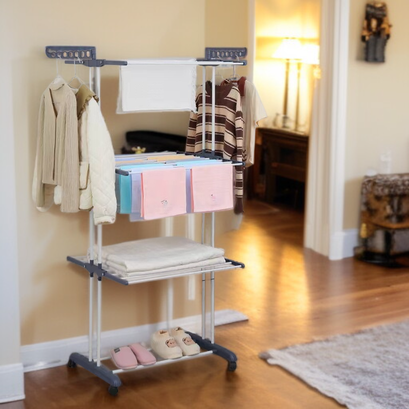 屋内用折りたたみ式コートラック使用シーン