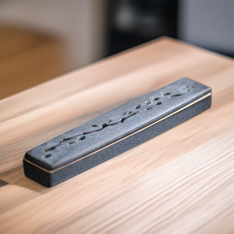 上品なデザインの耐火性香立てと香炉セット