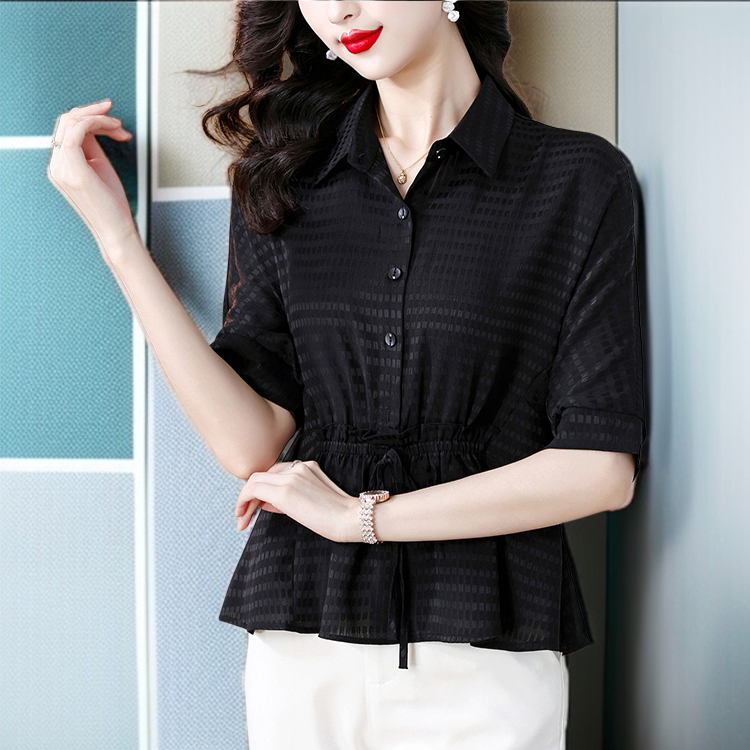 루즈핏 실크 셔츠 여성 모델