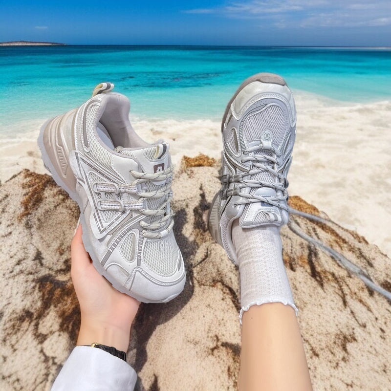 丸いつま先のレディースカジュアルスポーツシューズ