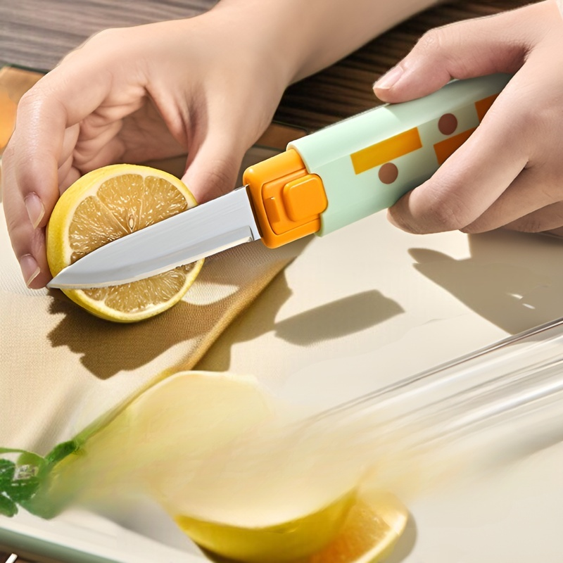 휴대하기 편리한 컴팩트 사이즈 과일칼