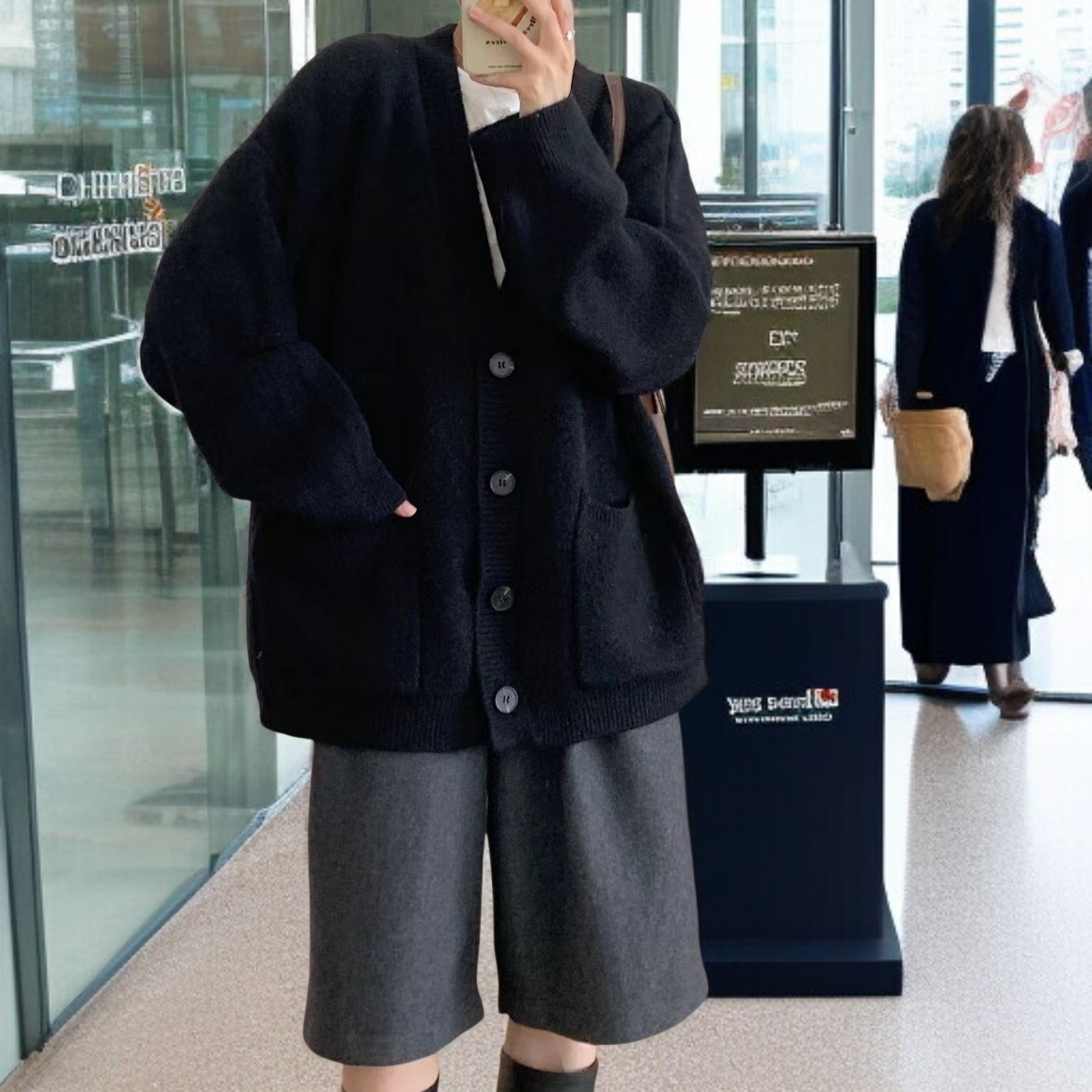 怠惰なスタイルのセータージャケット女性初秋 2024 新しいニットカーディガン春と秋の摩耗緩い無地トップ