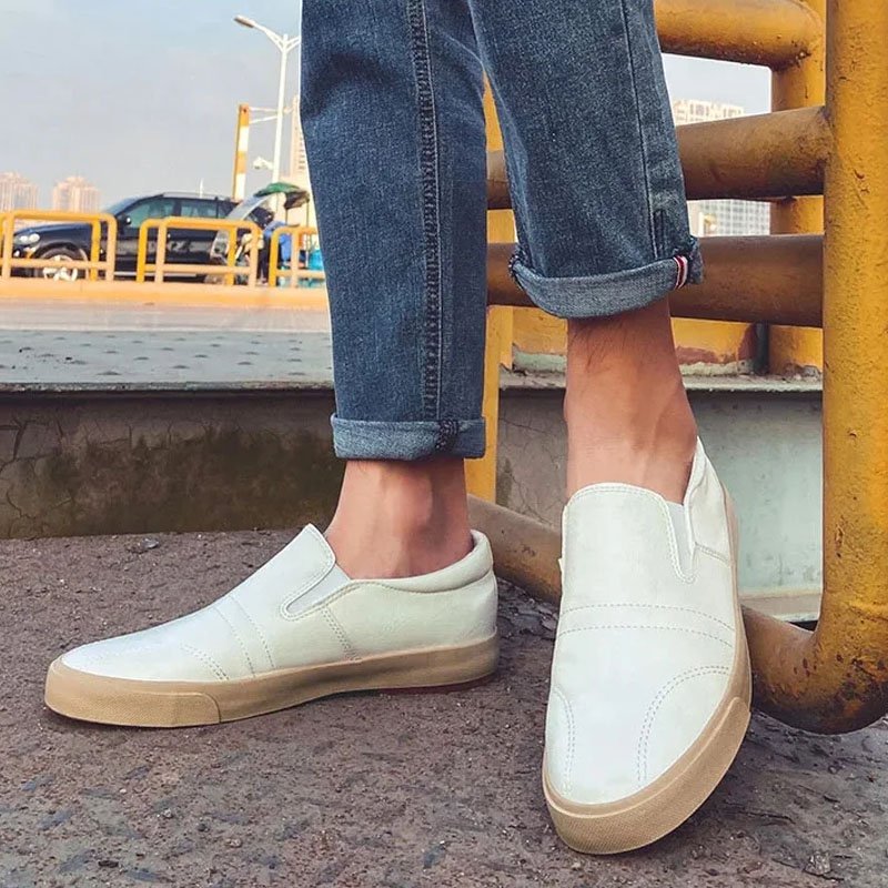 カジュアルスニーカー