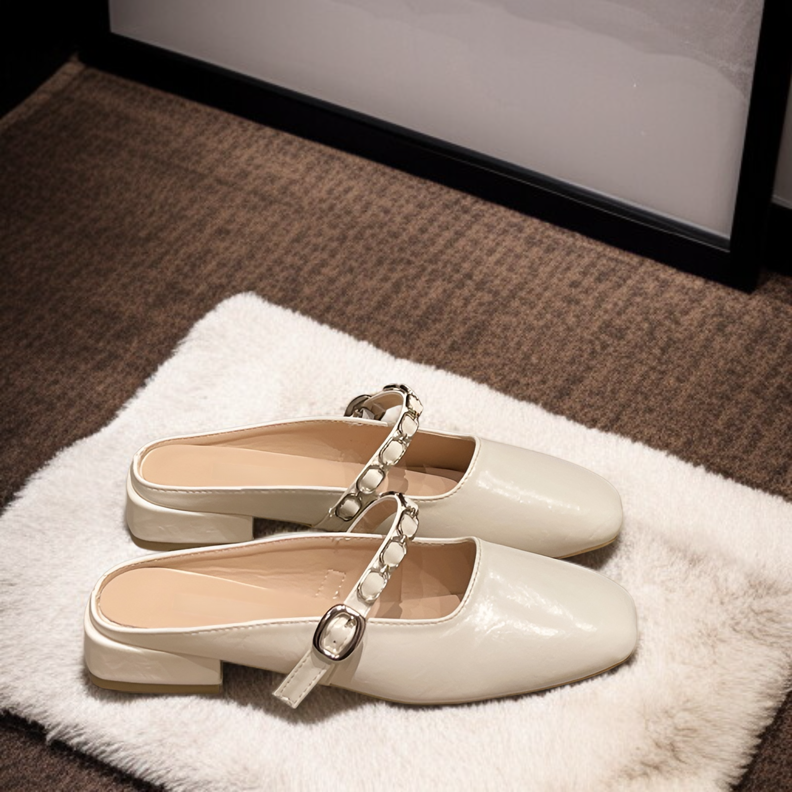 スカートとマッチするハーフスリッパサンダルコーディネート例