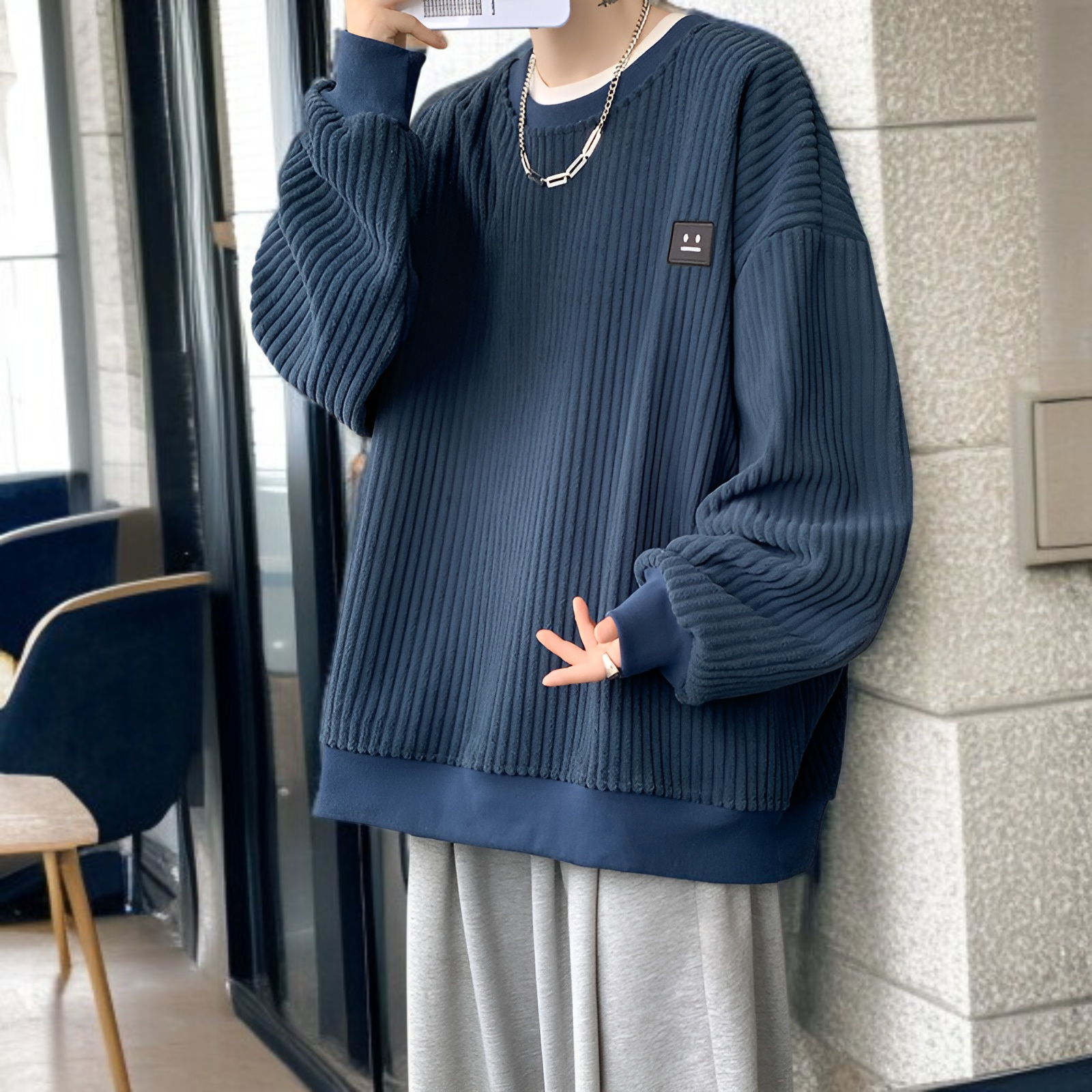 プラスベルベット仕様の厚手スウェットジャケット