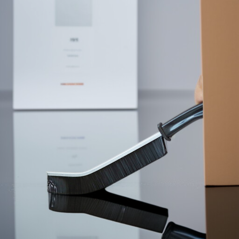 窓溝清掃用具としての隙間ブラシ利用例