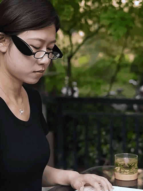 超軽量3段折りたたみ式老眼鏡