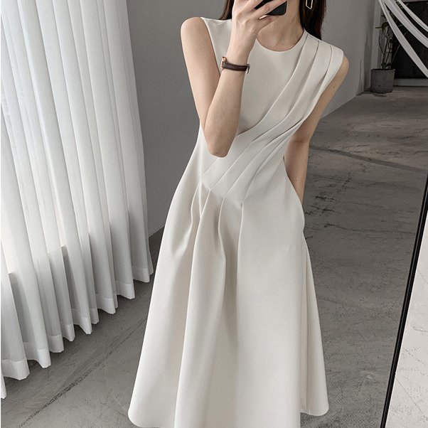 ノースリーブ無地ラウンドネックギャザー飾りデートワンピース